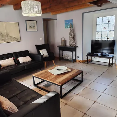 Des Vieilles Rues 펜션 *